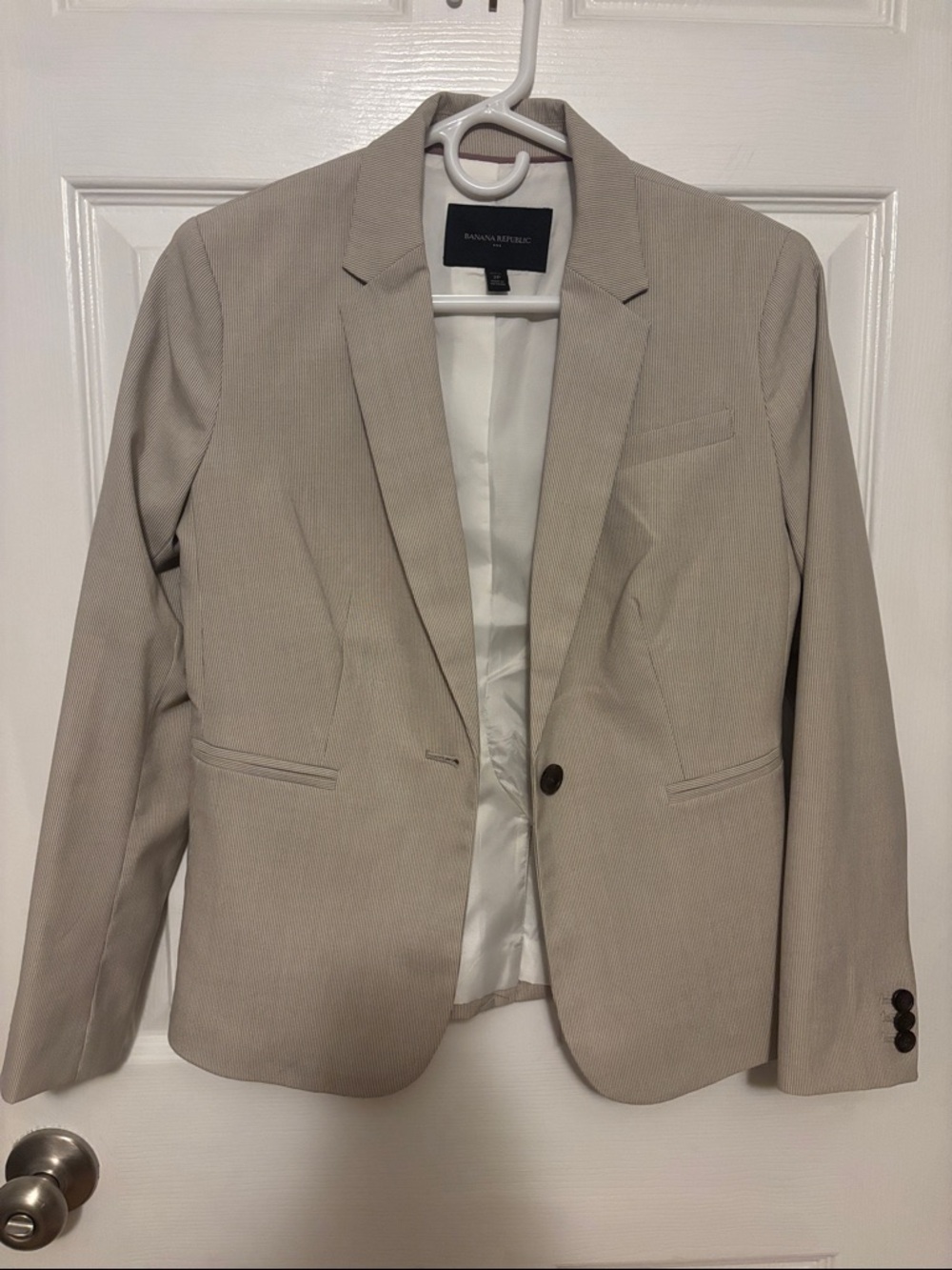 Banana Republic Beige Women's Single-Button Blazer
